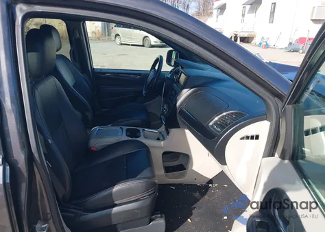 2020 Dodge Grand Caravan Sxt z USA, uszkodzony, nr VIN 2C4RDGCG2LR194134